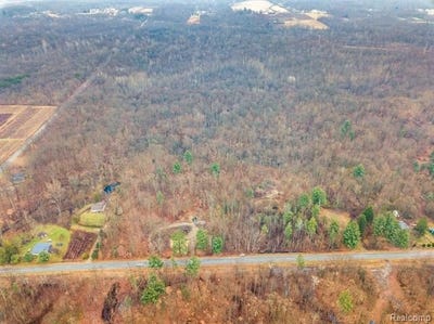 /international/us/40609-76th-street-covert-twp-mi-110106672675/