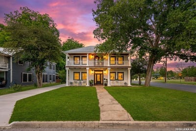 /international/us/695-comal-ave-new-braunfels-tx-110108235799/