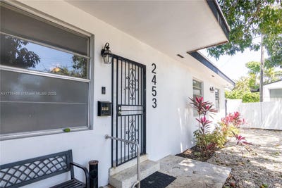 /international/us/2453-sw-17th-st-miami-fl-110098500538/