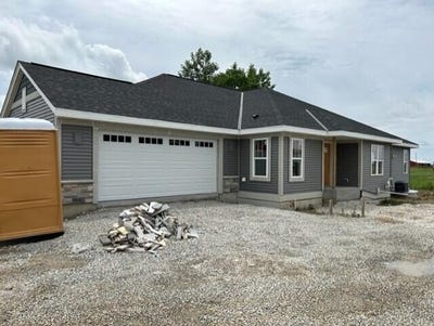/international/us/524-hunter-oaks-blvd-watertown-wi-110100371357/