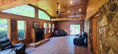 /international/us/1177-mare-creek-stanville-ky-110107058211/