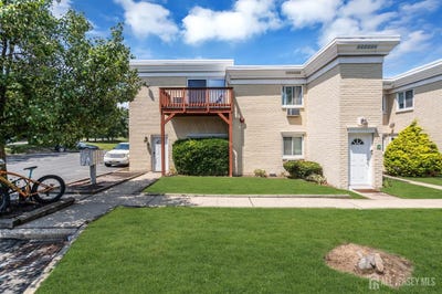 /international/us/13-lake-avenue-east-brunswick-nj-110109495687/