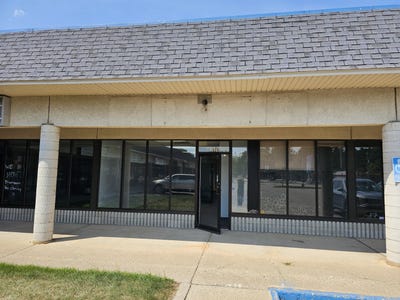 /international/us/1025-w-main-street-fremont-mi-110101592536/