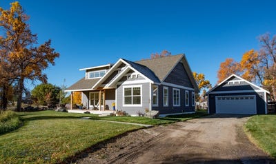 /international/us/509-broadway-street-willow-creek-mt-110105019147/