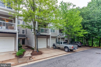 /international/us/12852-fair-briar-lane-fairfax-va-110108139598/