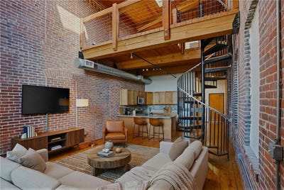 /international/us/407-pine-street-providence-ri-110107278972/
