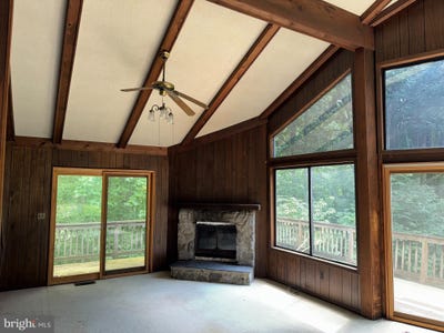 /international/us/6400-briarwood-drive-huntingtown-md-110100893962/?lang=en