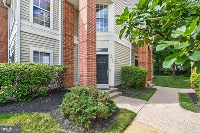 /international/us/6862-brindle-heath-way-202-alexandria-va-110108909147/