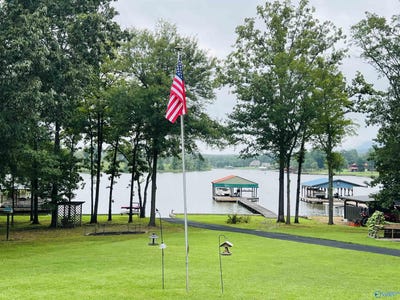 /international/us/1255-county-road-642-cedar-bluff-al-110101332102/