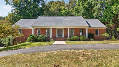 /international/us/1059-cuddington-lane-forest-va-110120149002/