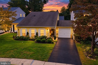 /international/us/166-bucks-meadow-lane-newtown-pa-110120085650/