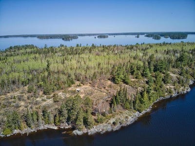 /international/us/2116-red-crest-island-international-falls-mn-110099099088/