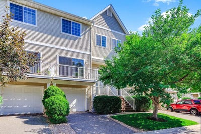 /international/us/428-willoughby-way-w-minnetonka-mn-110119384191/