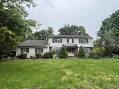 /international/us/8-bay-place-huntington-ny-110099602330/