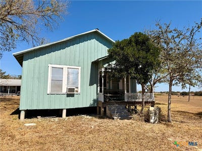 /international/us/2944-state-highway-111-yoakum-tx-110103165640/