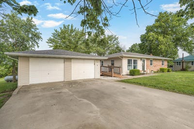 /international/us/7051-county-road-307-fulton-mo-110108416204/