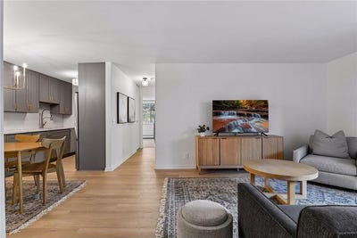 /international/us/215-barry-avenue-s-wayzata-mn-110107546385/