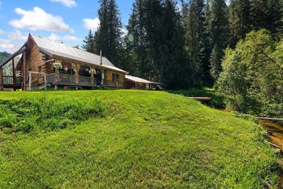 /international/us/2502-greenhood-rd-newport-wa-110108413705/