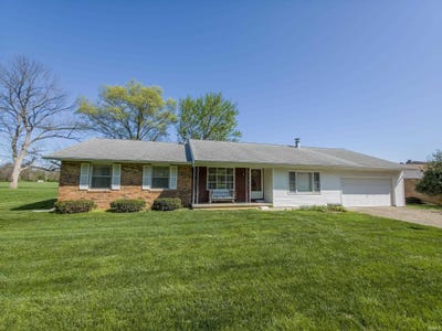/international/us/411-cherry-hill-drive-mount-carmel-il-110107083359/