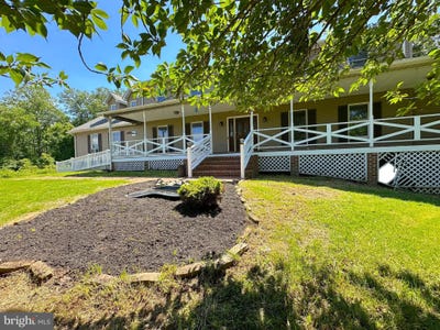 /international/us/2605-magdalene-acres-place-waldorf-md-110099904563/