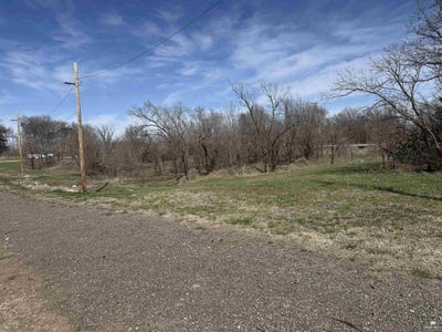 /international/us/1100-blk-n-d-street-herington-ks-110106354351/