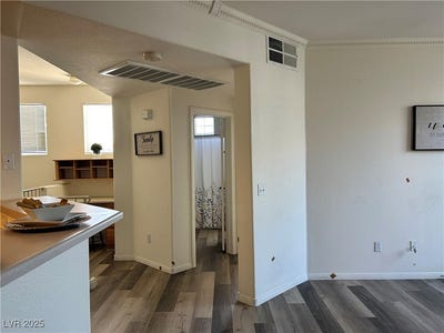 /international/us/5855-valley-drive-north-las-vegas-nv-110100471621/