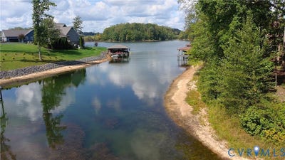 /international/us/wolftrap-court-bumpass-va-110120057896/
