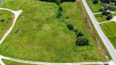/international/us/e-state-road-64-highway-bretzville-in-110098137609/
