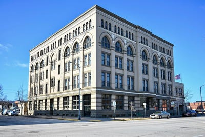 /international/us/157-w-3rd-street-winona-mn-110106959013/