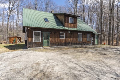 /international/us/133-sunday-river-road-bethel-me-110107796610/