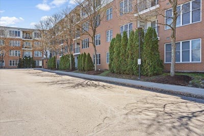 /international/us/370-farrell-street-south-burlington-vt-110107753829/