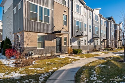 /international/us/4203-calder-lane-aurora-il-110107926718/