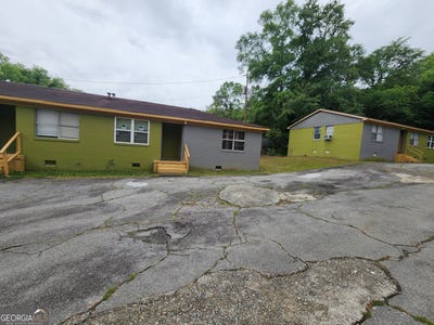 /international/us/322-rogers-place-macon-ga-110108363193/