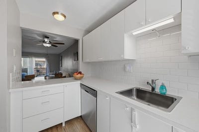/international/us/5700-baltimore-drive-la-mesa-ca-110109300080/