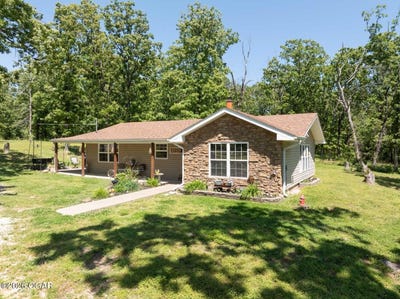/international/us/8319-se-prairie-road-baxter-springs-ks-110108073338/