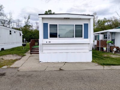 /international/us/22600-middlebelt-road-farmington-hills-mi-110107831771/