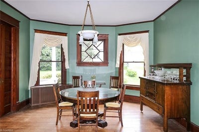 /international/us/418-w-main-street-elkin-nc-110110088066/