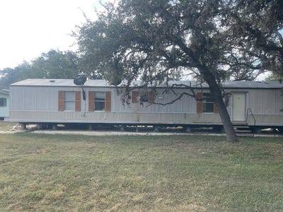 /international/us/308-n-guadalupe-st-camp-wood-tx-110103475472/