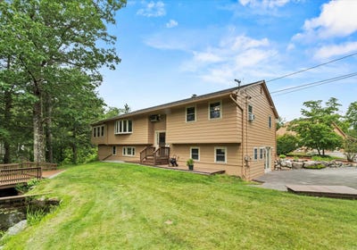 /international/us/15-boulder-drive-new-boston-nh-110100985315/