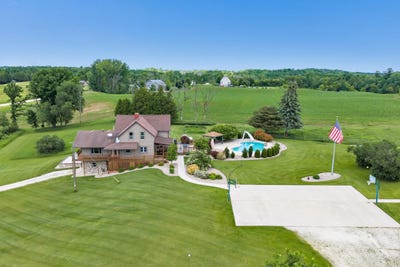 /international/us/17111-kvitek-road-maribel-wi-110108979655/