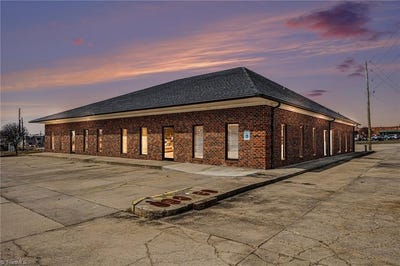 /international/us/208-w-salisbury-street-asheboro-nc-110106126018/
