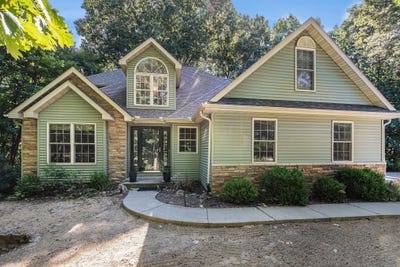 /international/us/5477-fairview-street-stevensville-mi-110107256714/