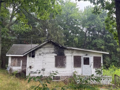 /international/us/66-arbutus-trail-wurtsboro-ny-110119405883/