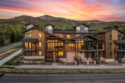 /international/us/2944-village-drive-steamboat-springs-co-110108390980/