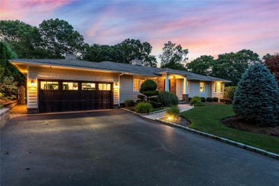 /international/us/32-rolling-hill-road-hampton-bays-ny-110098909252/