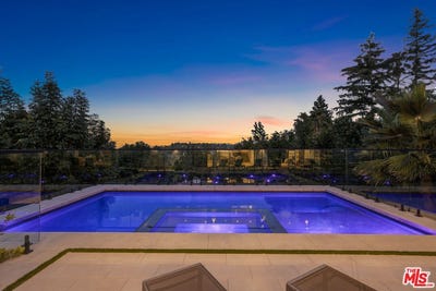 /international/us/16800-oak-view-dr-encino-ca-110108636498/