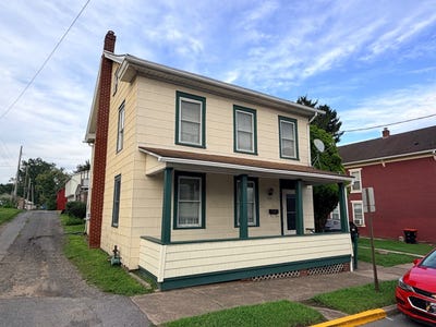 /international/us/72-orange-street-northumberland-pa-110110220210/