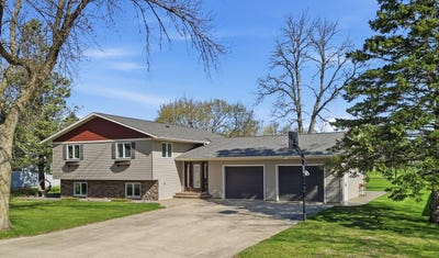 /international/us/225-10th-street-se-wells-mn-110107514353/