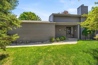 /international/us/847-e-windfield-place-appleton-wi-110108363157/