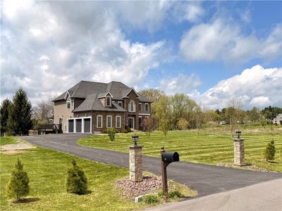 /international/us/26-ridgeview-lane-horseheads-ny-110107938933/